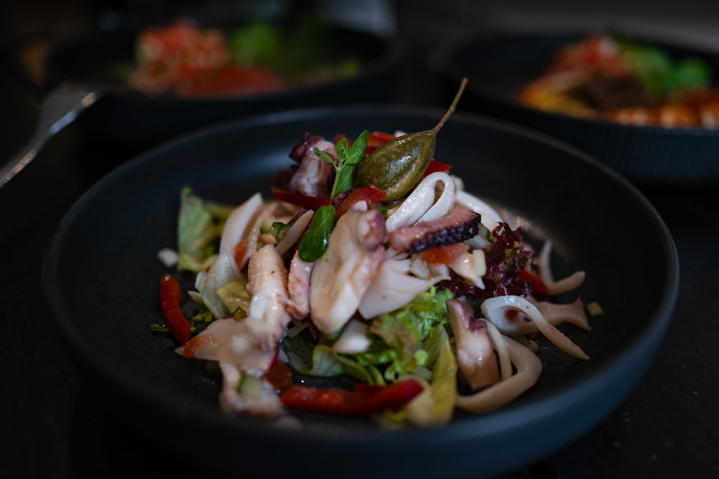 Gegrillter Oktopus – griechische Meze-Spezialität